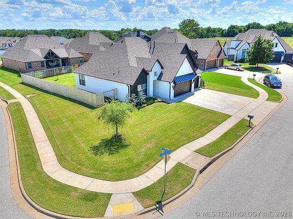2nd image of 3117 W Van Buren Ct S