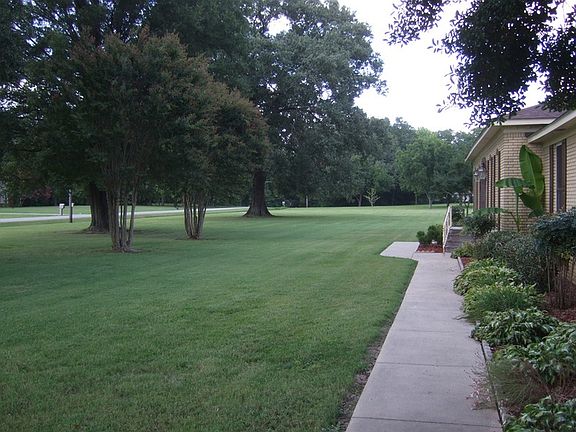 2nd image of 468 Woodland Dr