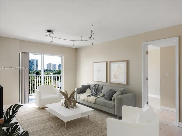 280 SW 20th Rd APT 702, Miami, FL 33129