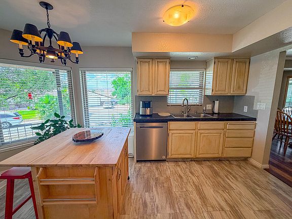 3rd image of 1272 E Chokeberry Dr