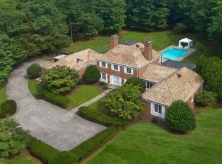 22 Red Coat Ln, Greenwich, CT 06830