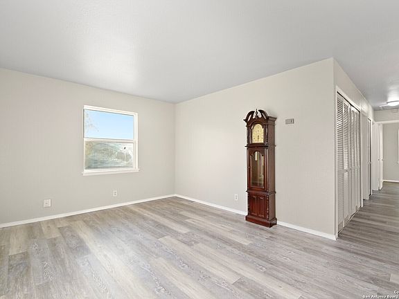 5th image of 5906 Golden Valley
