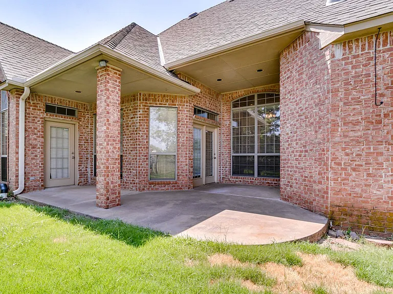 3341 Heritage Green Cir — Photo 62