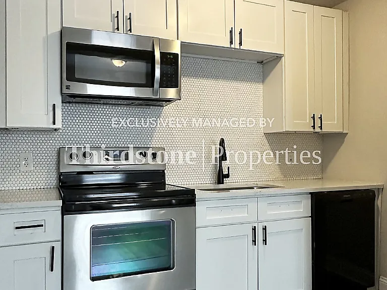 3347 Phyllis St — Photo 2