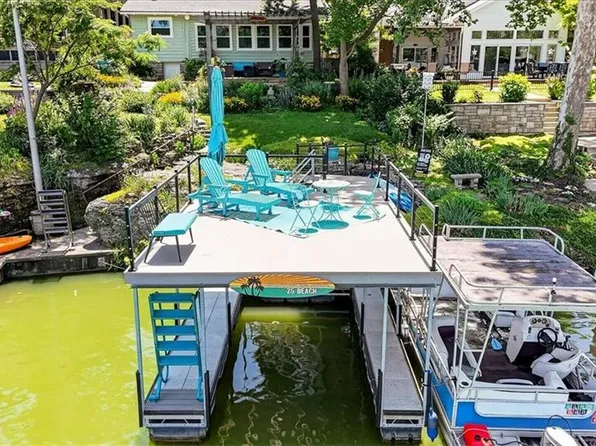 25 Beach Dr, Lake Tapawingo, MO 64015