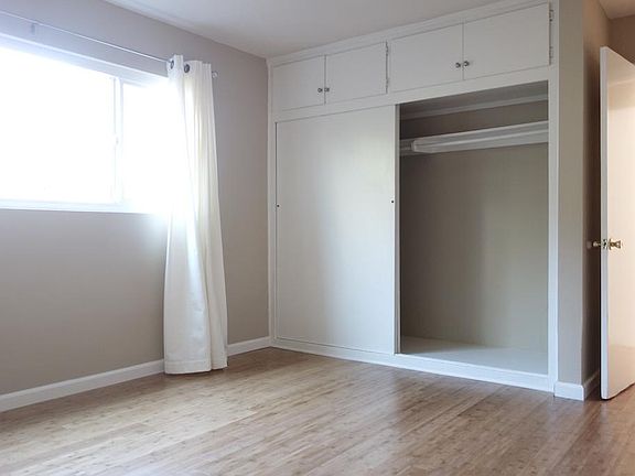 2nd image of 816 Gramercy Dr APT 2