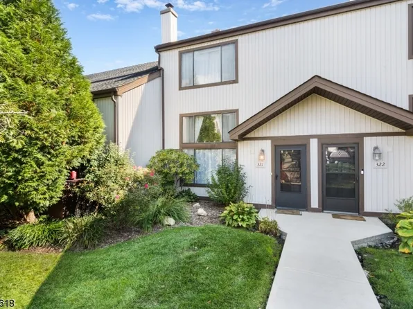 17321 Aspen Ct, Stanhope Boro, NJ 07874