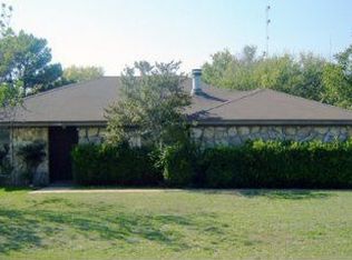 4240 Sir Lancelot Cir, Midlothian, TX 76065
