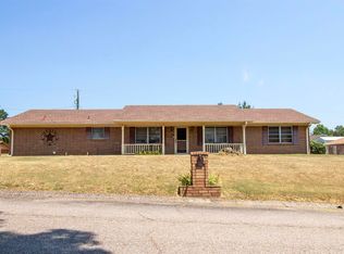 301 E Nancy St, White Oak, TX 75693