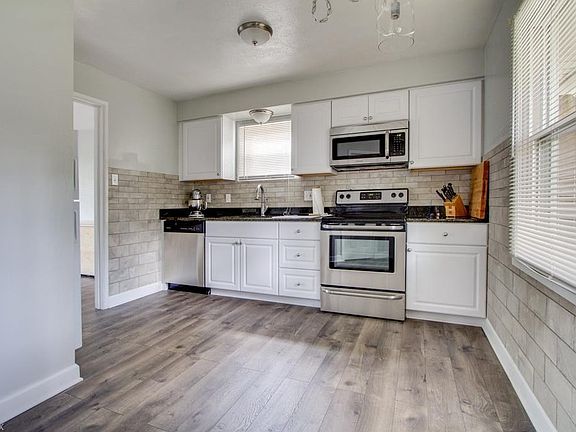 5th image of 1744 Windsor St