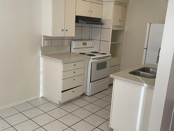 2nd image of 2630 Sherwood St APT 18