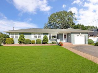 122 Cheltenham Rd, West Babylon, NY 11704