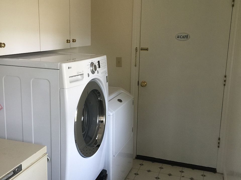 1st image of 428 Oak Ct