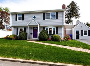 34 Windsor Ct, Pawtucket, RI 02861