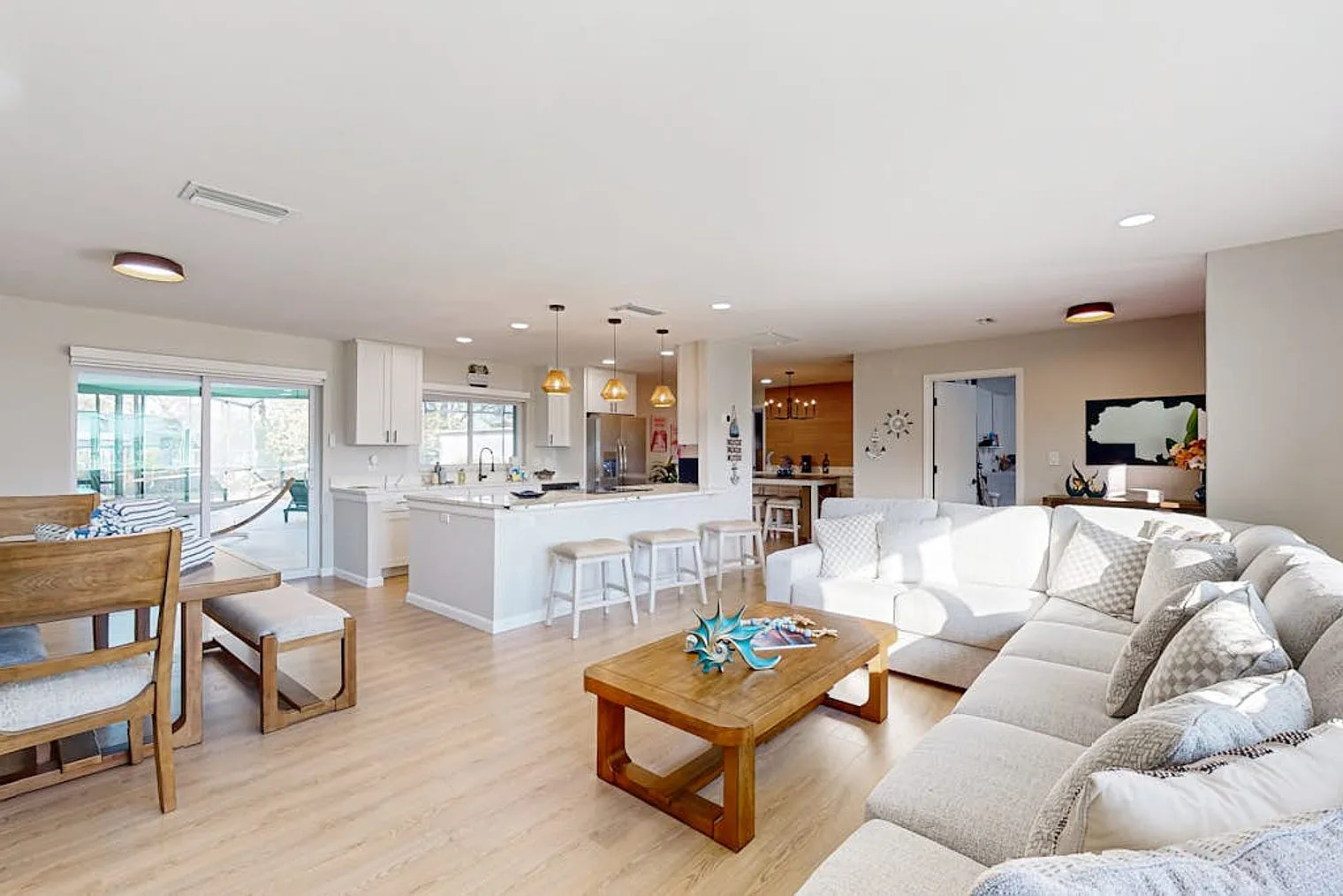 3 bed, 2.0 bath, 2303 sqft, $2,978 — Photo 1