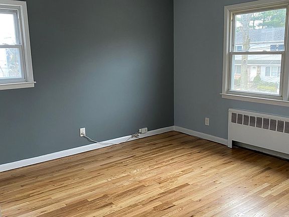 5th image of 8 Hallock St Floor 2