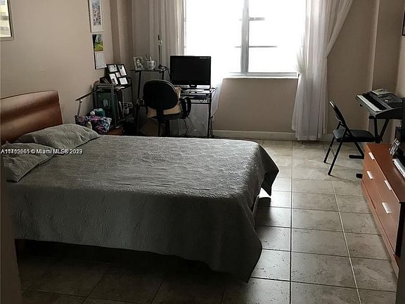 4th image of 250 174th St APT 514