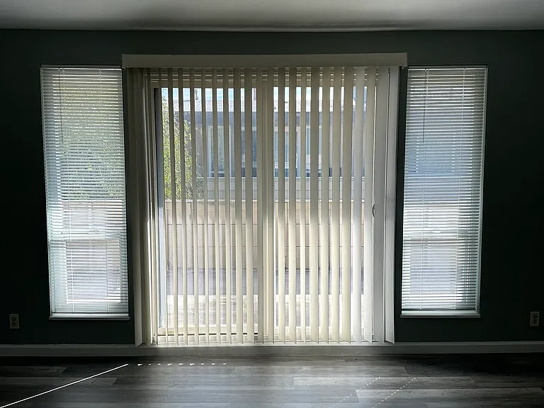2930 Macarthur Blvd #8 — Photo 5