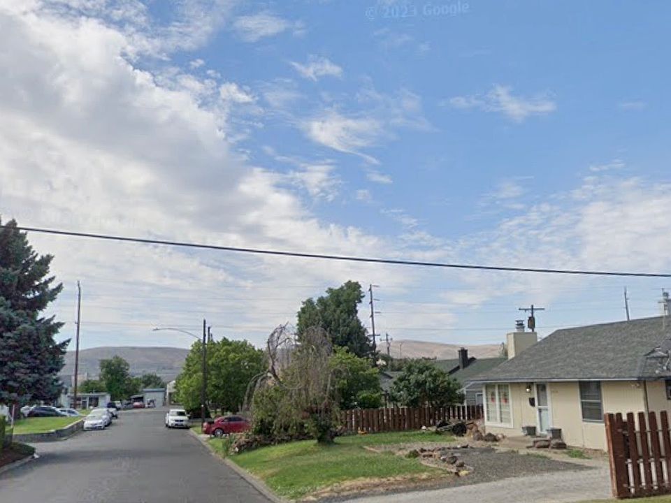 1st image of 1014 S 36th Ave #3