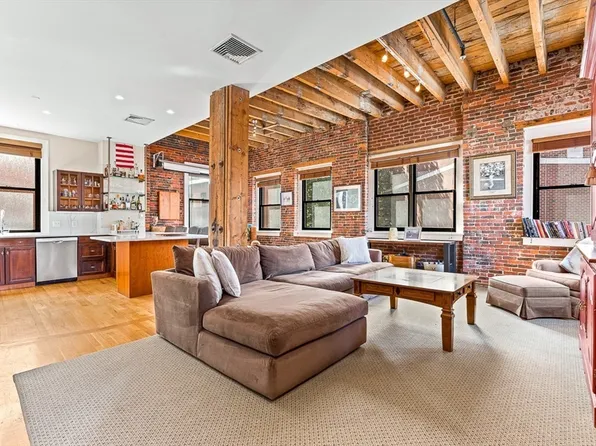 120 Fulton St APT 2E, Boston, MA 02109