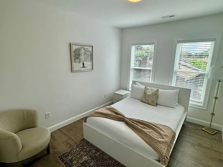 71-73 Humboldt Ave #4 — Photo 7