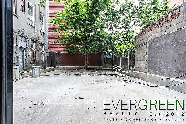 1st image of 163 Graham Ave #1