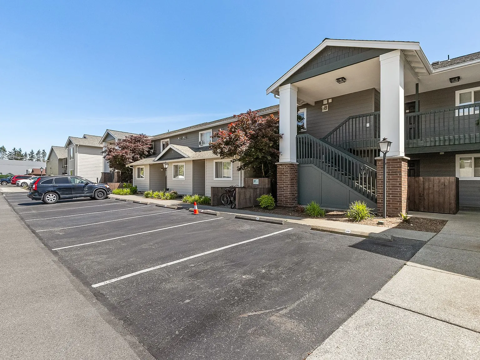 Parkview Apartments — Photo 4