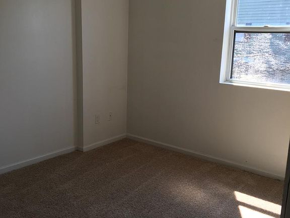 5th image of 244 Beechurst Ave APT 10
