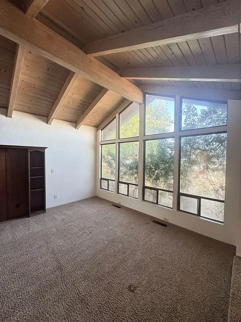 Private & Spacious House — Photo 4