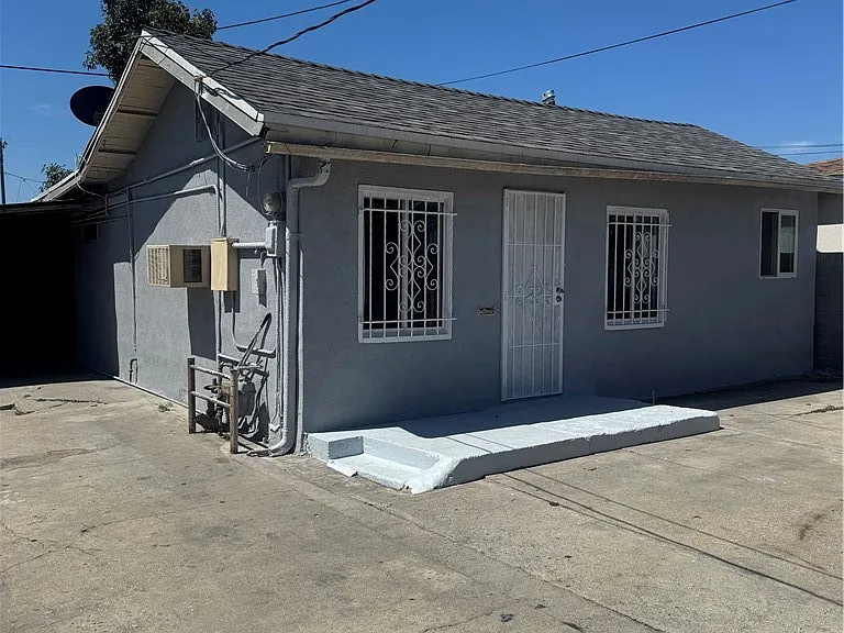 3520 W 111th Pl — Photo 2