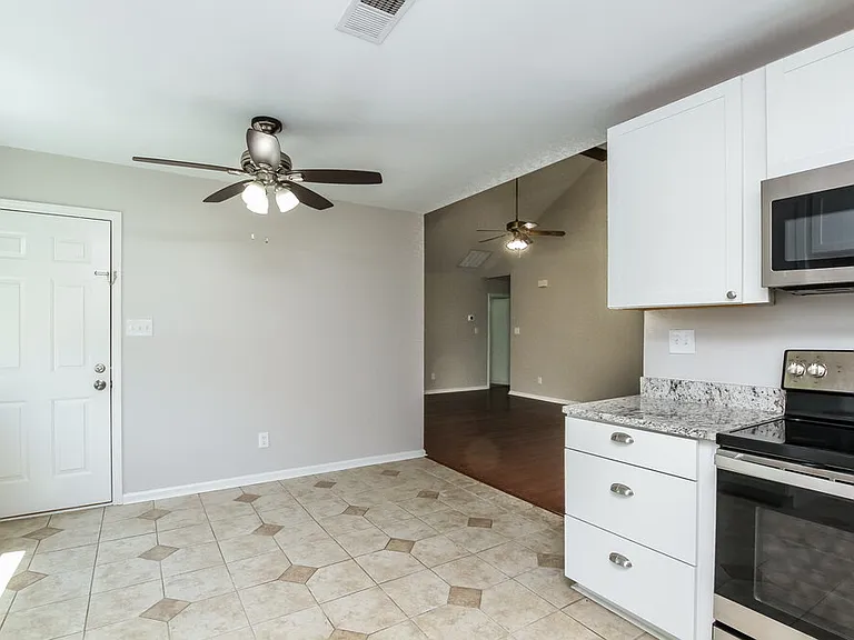 12907 Silbury Ln — Photo 6