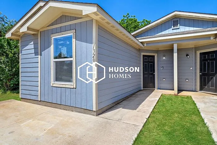 3 bed, 2.0 bath, 872 sqft, $1,449 — Photo 3
