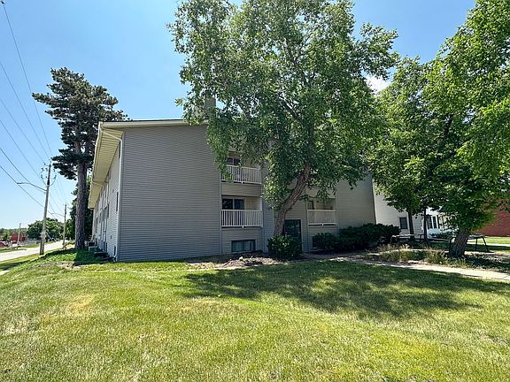 4th image of 1006 Lincoln Way #C569231db