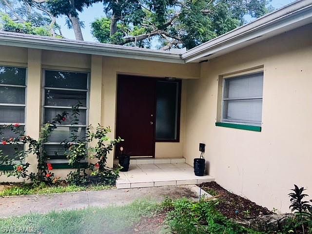 1st image of 629 SE 36th St