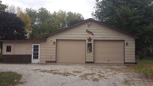 2nd image of 304 N Oakwood St