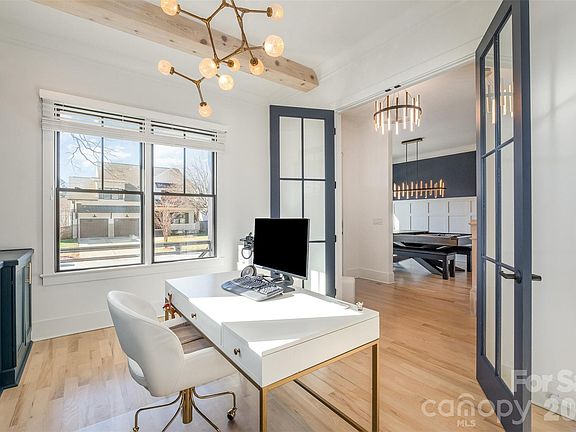 5th image of 439 Melbourne Ct