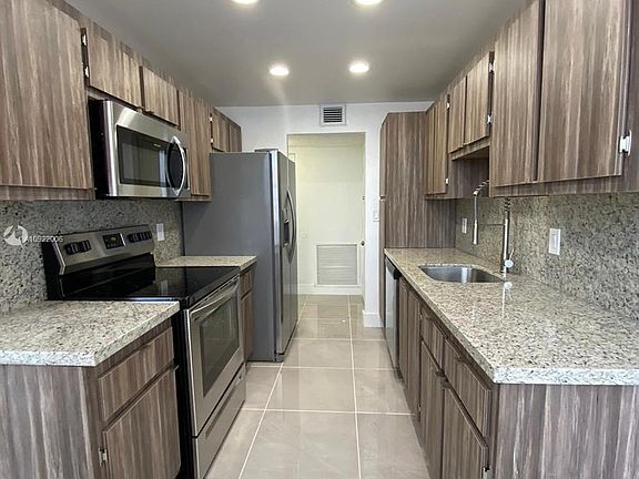 3rd image of 1200 NE Miami Gardens Dr APT 420W