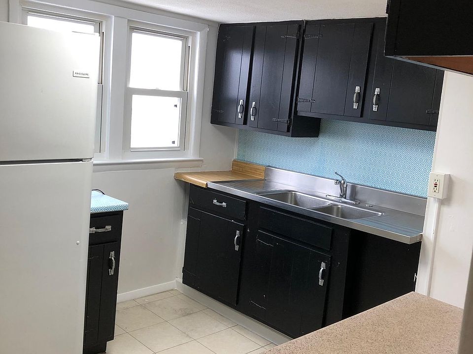 2nd image of 518 N Black Horse Pike APT 4