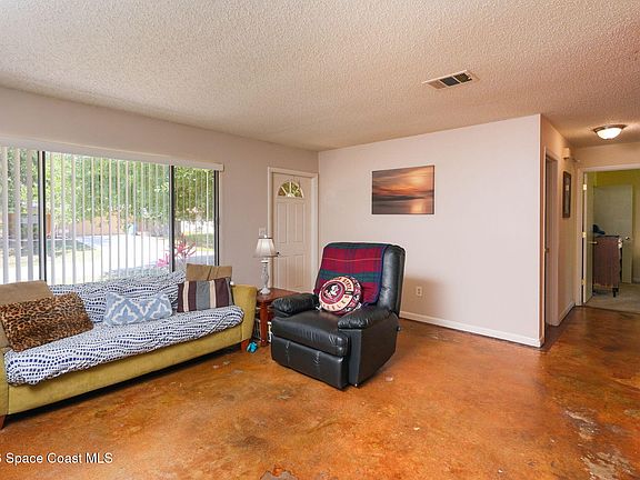 3rd image of 200 Ensenada St SE