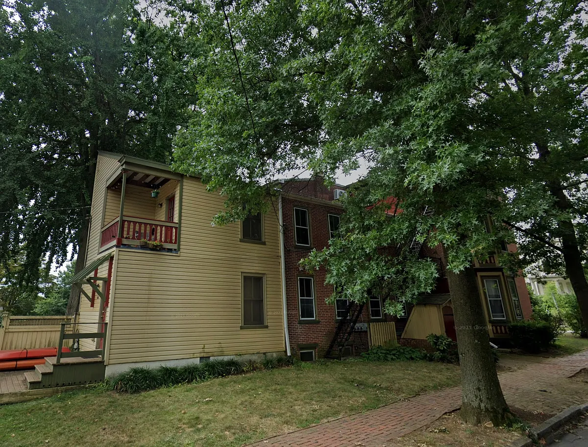 Building Photo - 401 S Church St #3