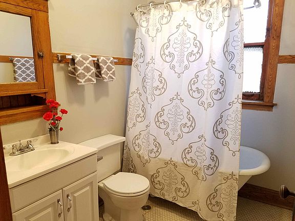 5th image of 2456 N Richmond St #1