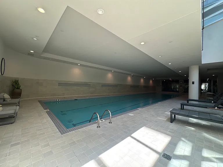 638 Beach Cres #706 — Photo 18