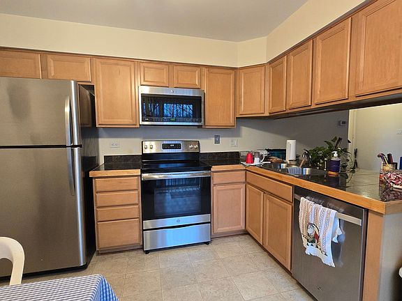 4th image of 919 Bidwell Dr