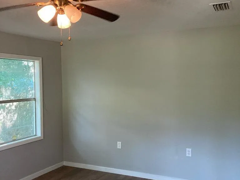 4819 Hubert St — Photo 9