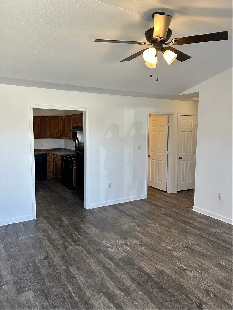 Building Photo - 1004 N 40th St #2