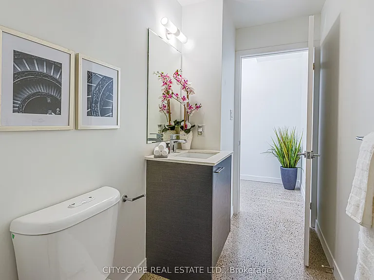 510 King St E #313 — Photo 21