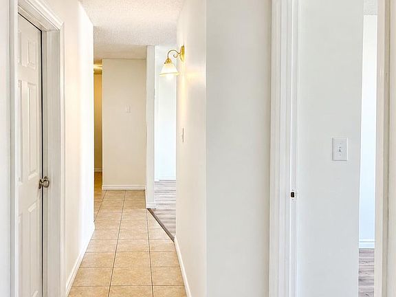 5th image of 2565 Lauzon Rd #101
