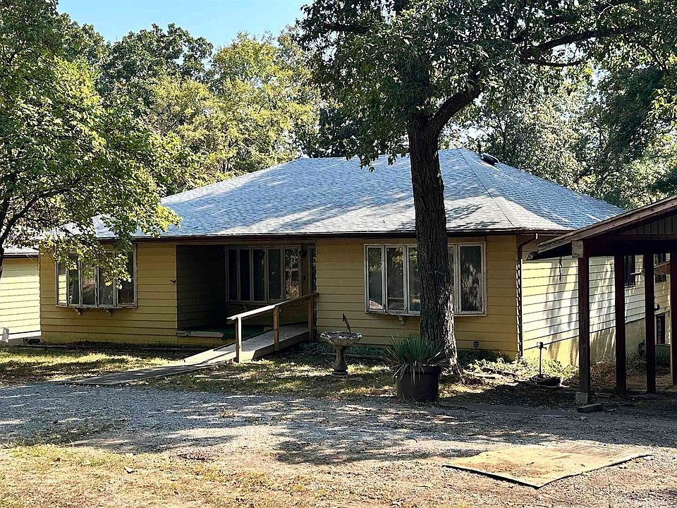 1st image of 135 Tatia Dr