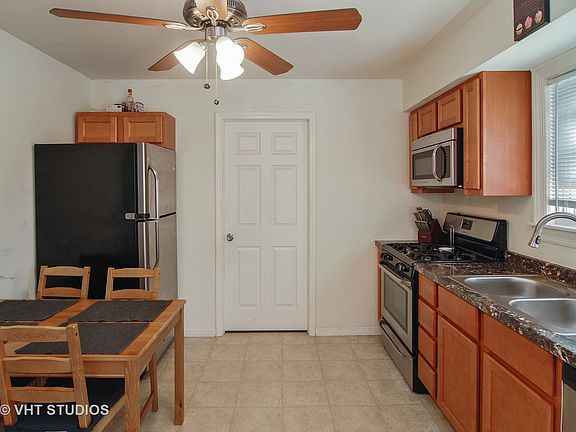 4th image of 3012 Pearl Ave
