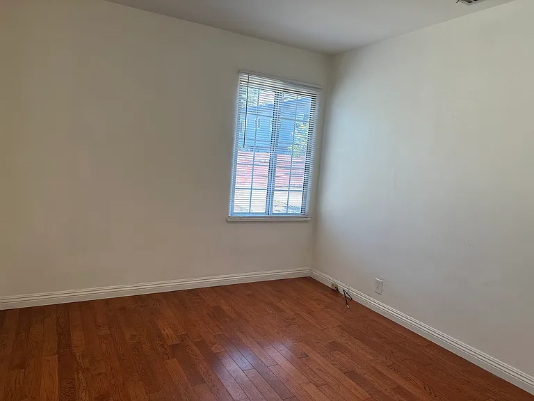 1531 Dixon St — Photo 21